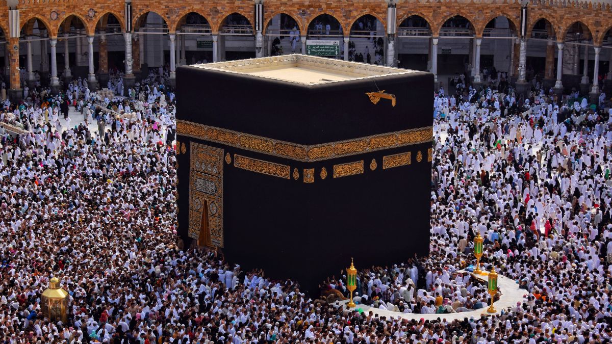 08032024 Cover Image 5 Keutamaan Umrah untuk Menjadi Muslim yang Lebih Baik