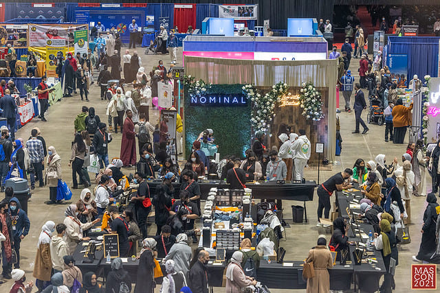 Attendees shopping at the bazaar section of MAS-ICNA Convention 2021.