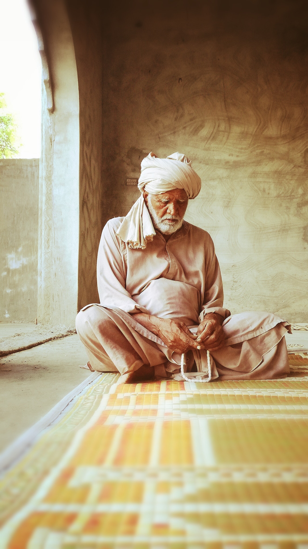 Islam teaches us to respect the older. (Pexels/Ahmed Jahanzai)