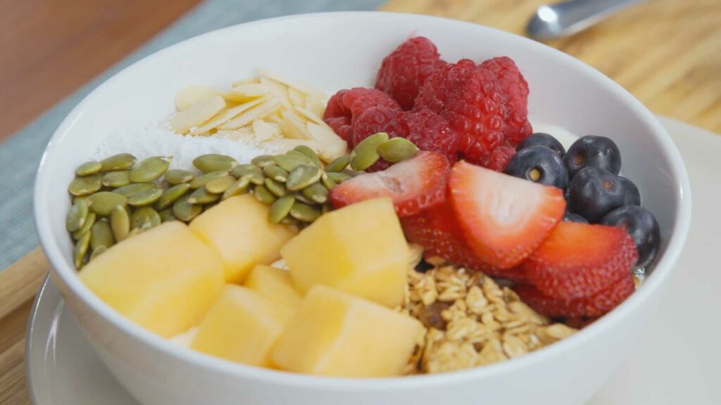 Simple Sahur Recipe - Granola Yoghurt