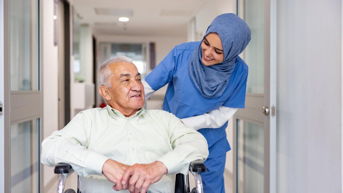 Emulating The Prophet’s Way of Treating the Elderly