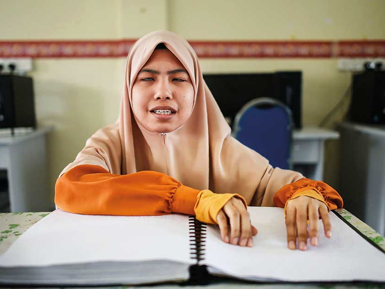 braille quran user